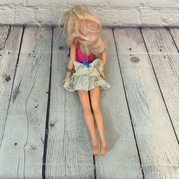 Jem & The Holograms Glitter and Gold Vintage Jerrica Doll - Picture 4 of 6